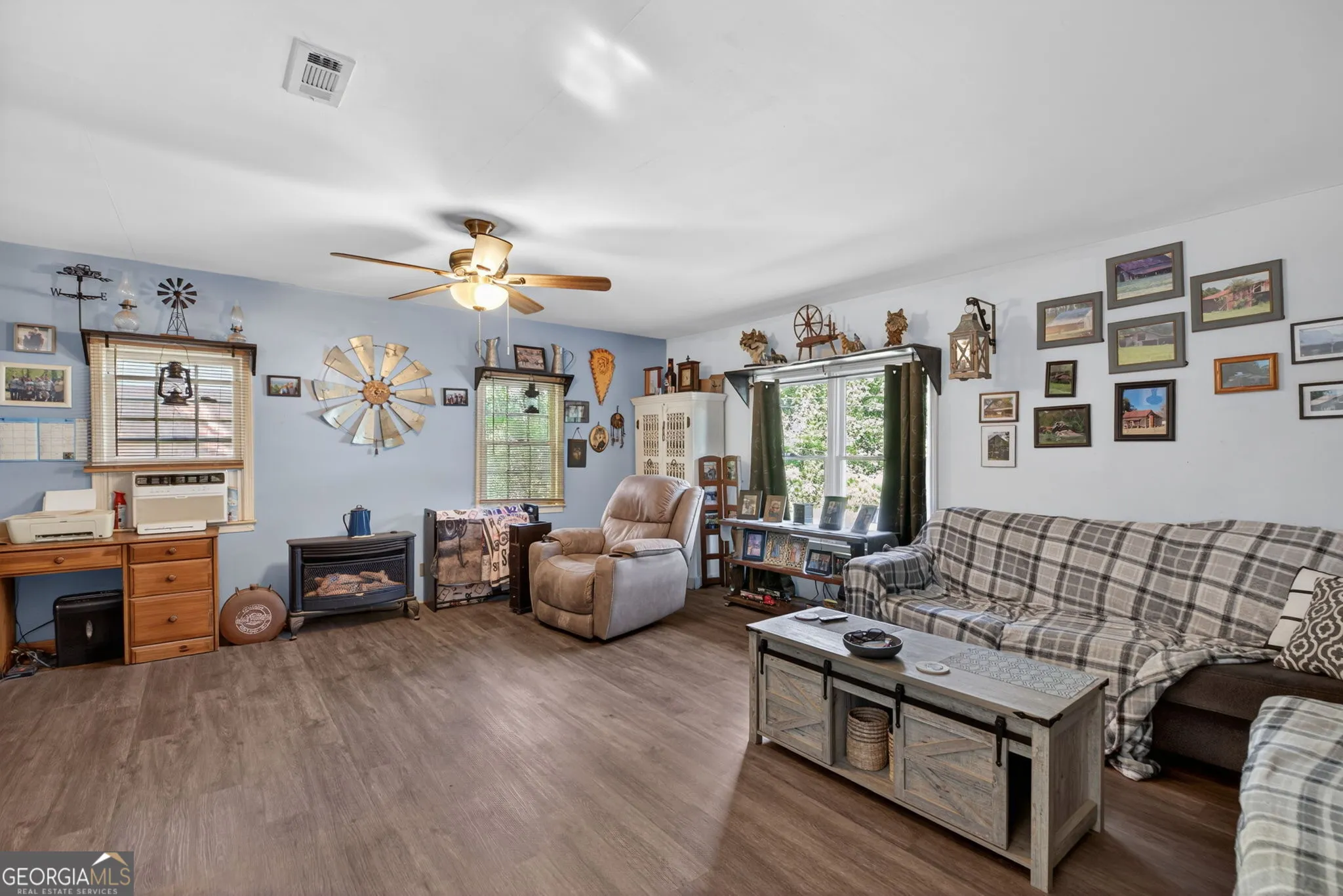 3680 Briar Dr — photo 3 of 32