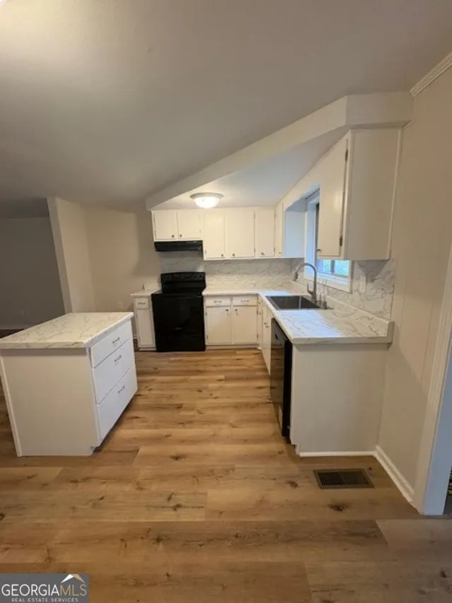 419 S Candler St — photo 13 of 15