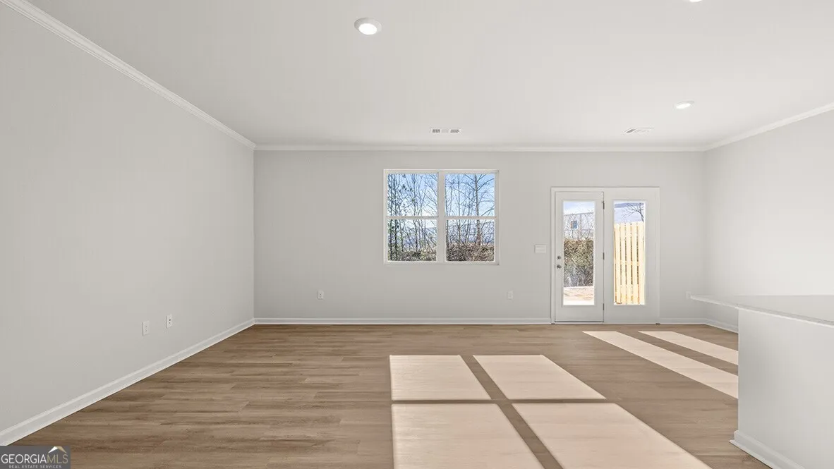 3724 Skylar Dr — photo 3 of 33