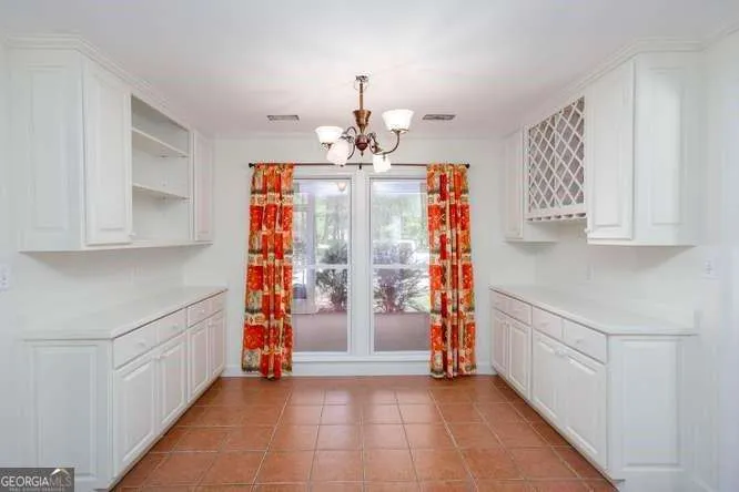 4854 Ivey Ln — photo 9 of 87