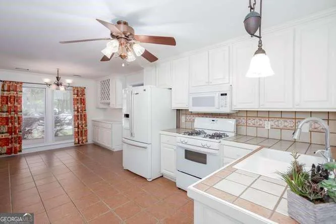 4854 Ivey Ln — photo 6 of 87