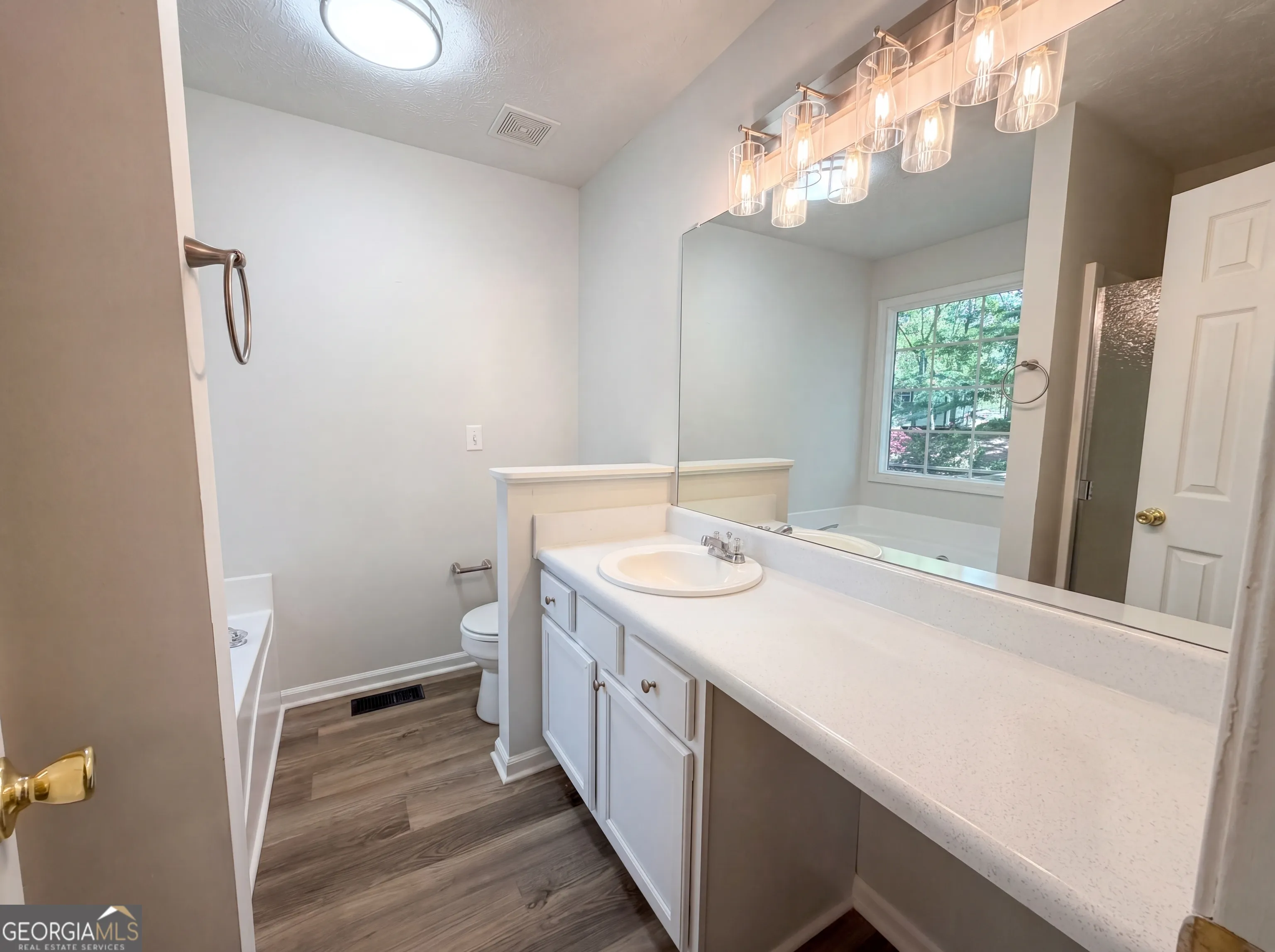 123 Burton Dr — photo 10 of 25