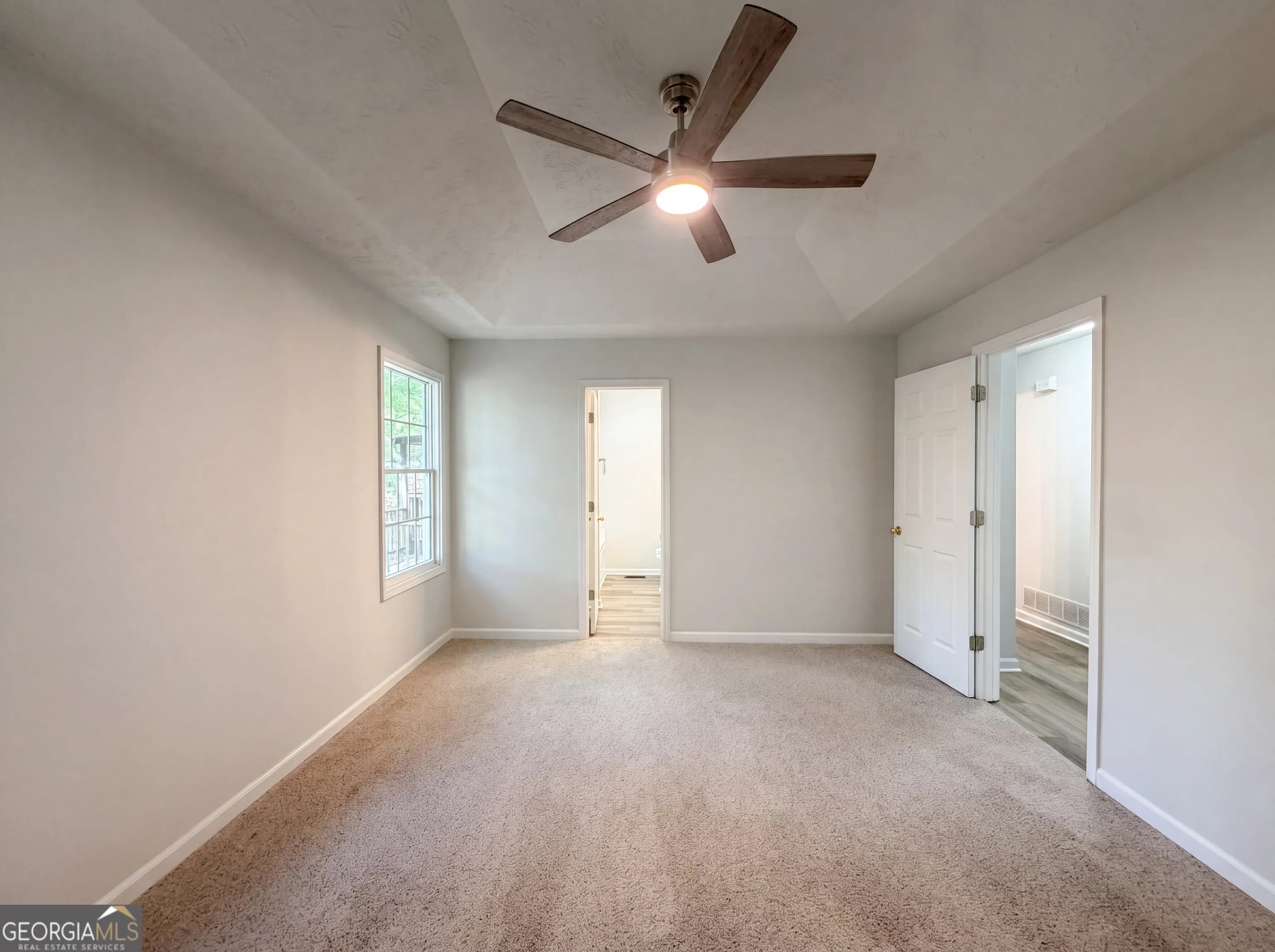 123 Burton Dr — photo 4 of 25