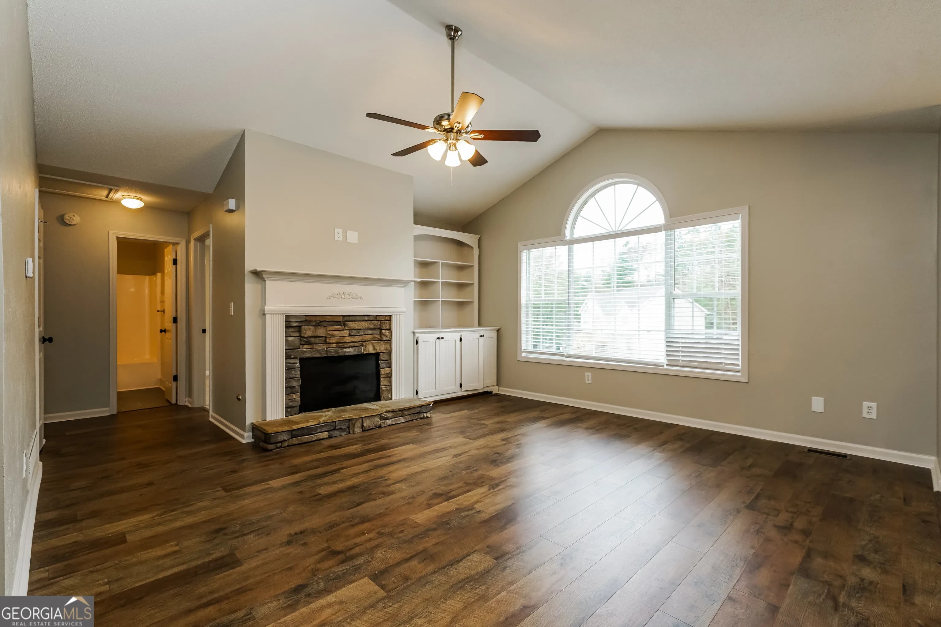 89 Summer Creek Pl — photo 13 of 15