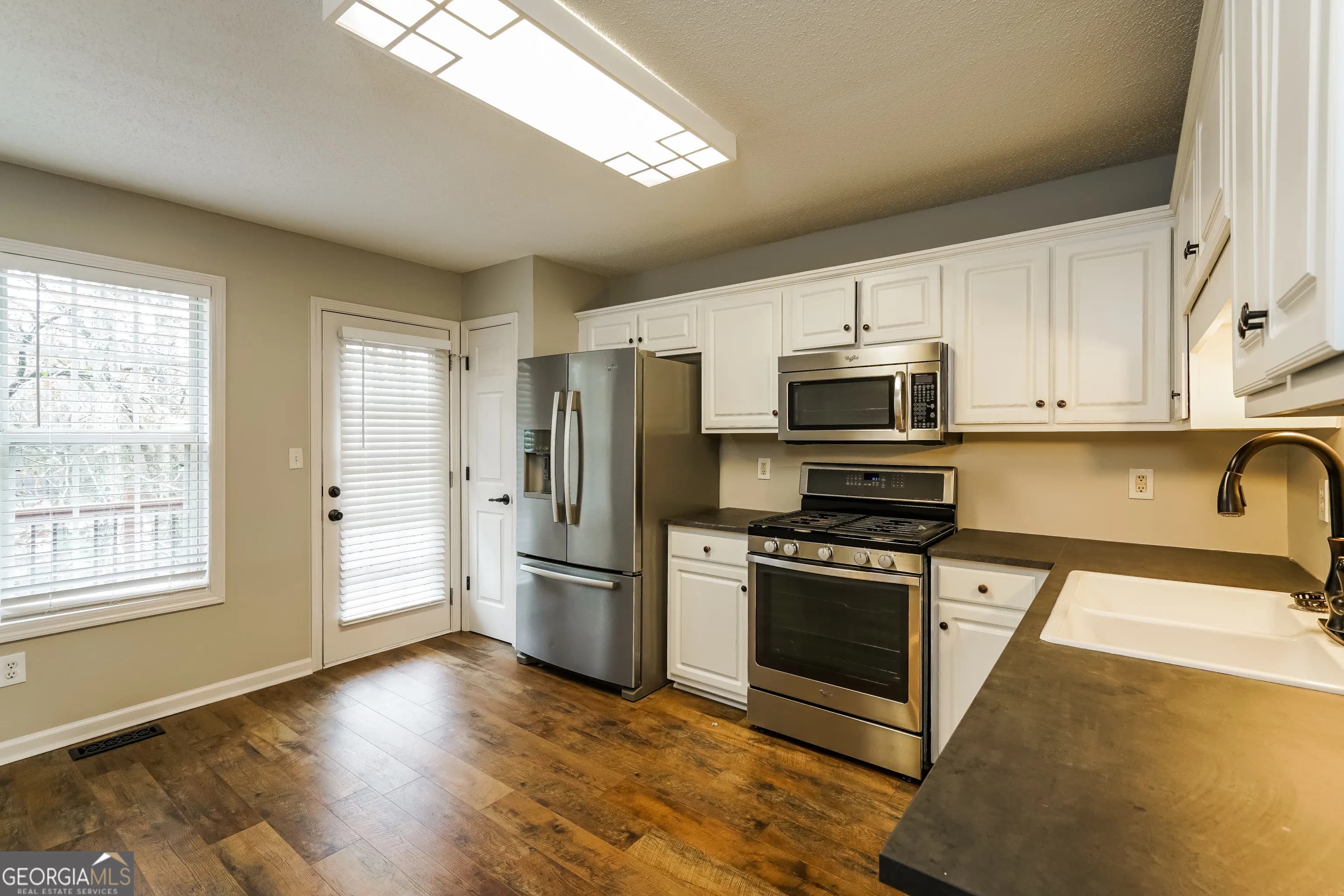 89 Summer Creek Pl — photo 11 of 15