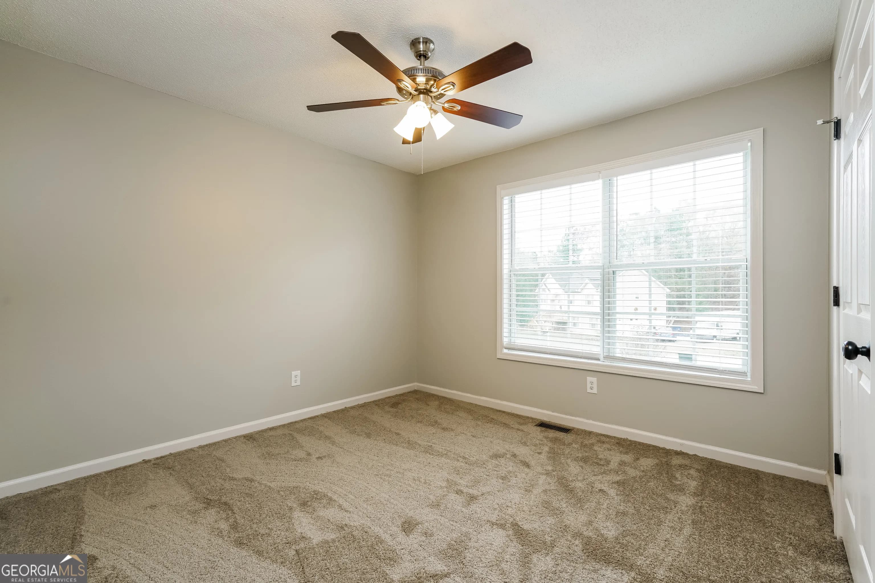 89 Summer Creek Pl — photo 4 of 15