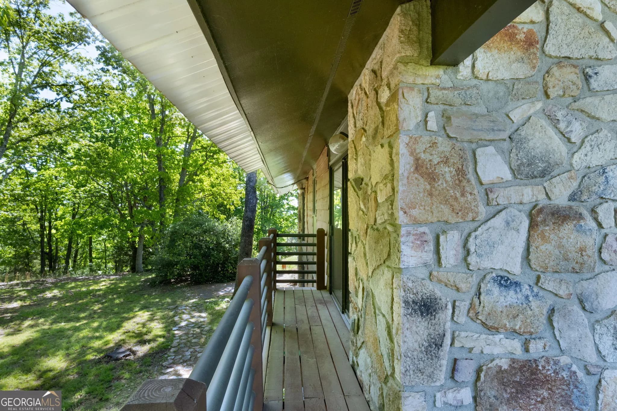 1509 High Point Rd — photo 12 of 33