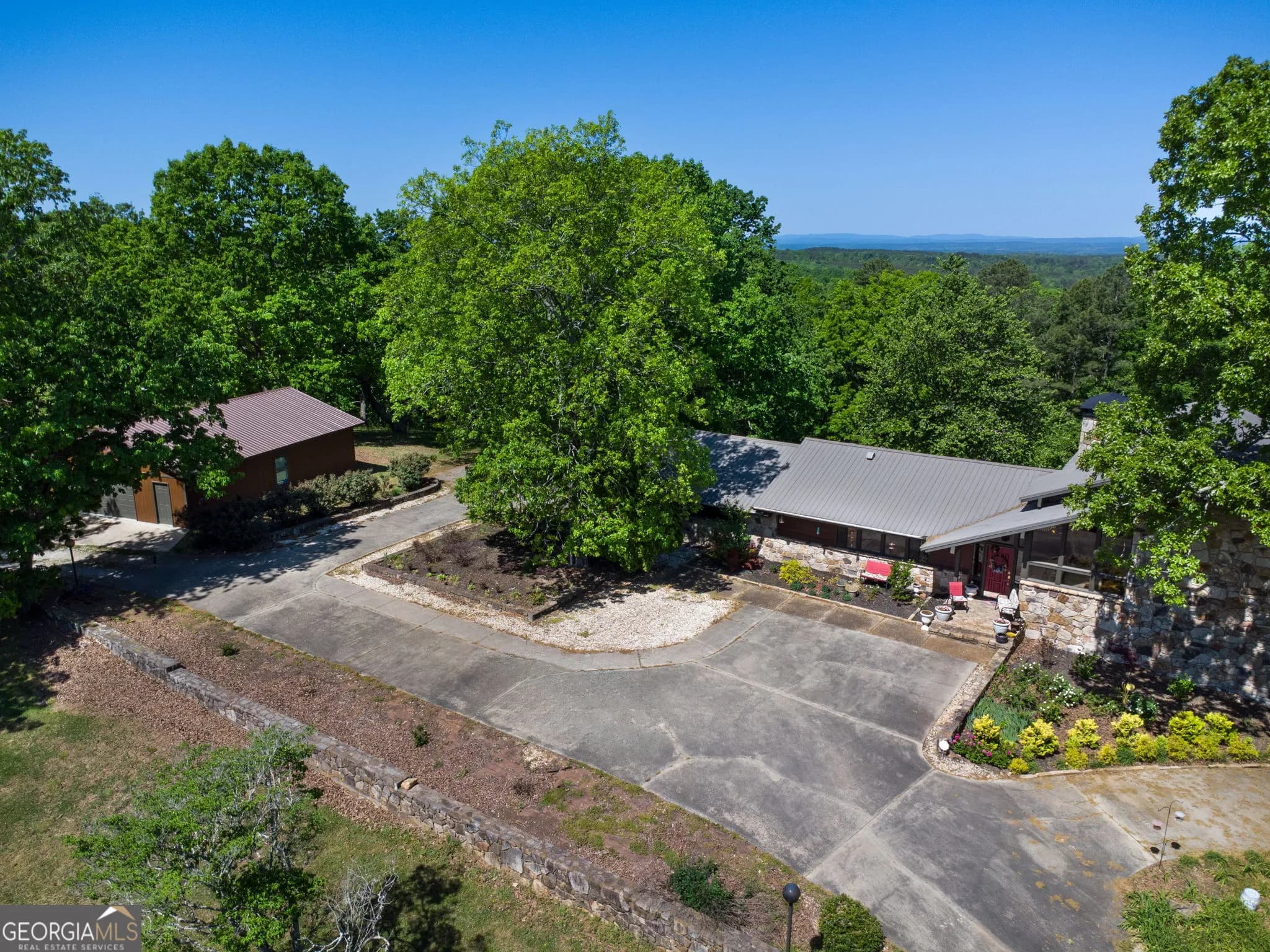 1509 High Point Rd — photo 2 of 33