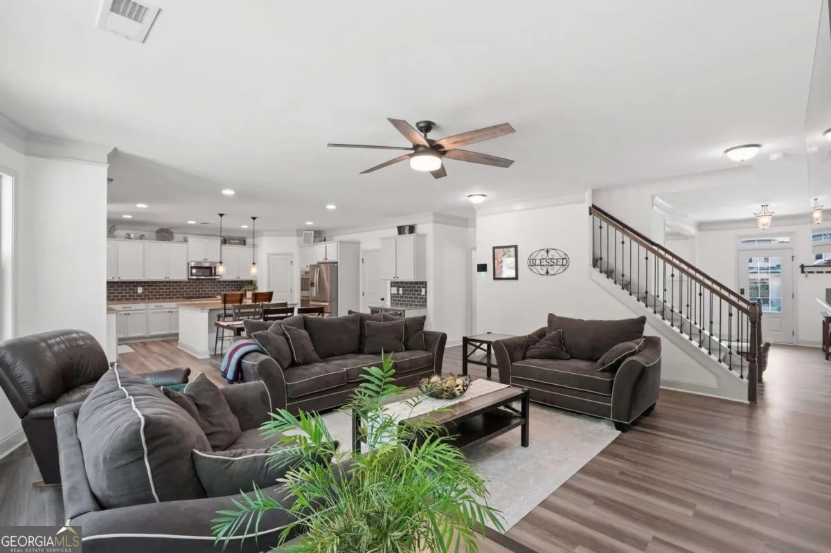 1025 Flagstone Way — photo 5 of 47