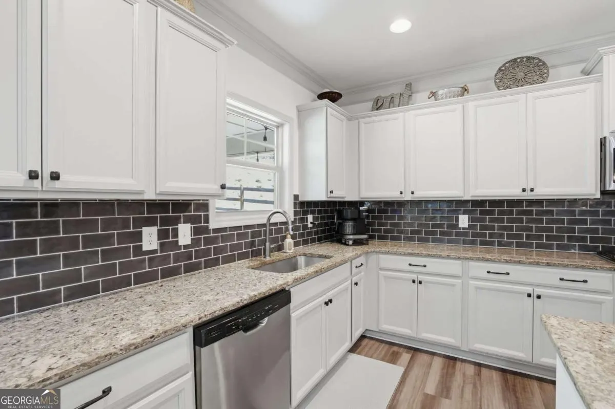 1025 Flagstone Way — photo 12 of 47