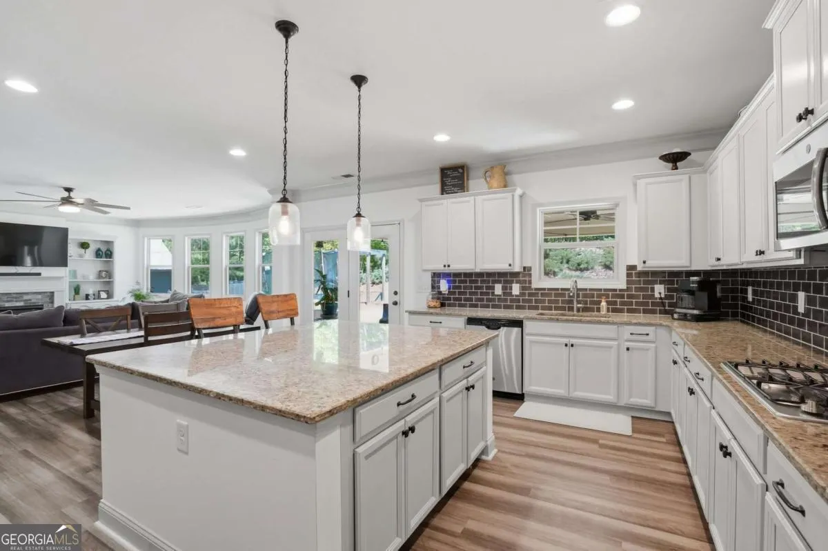 1025 Flagstone Way — photo 11 of 47