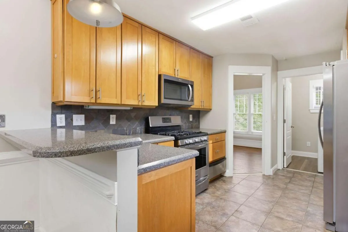 71 Jefferson Dr — photo 5 of 40