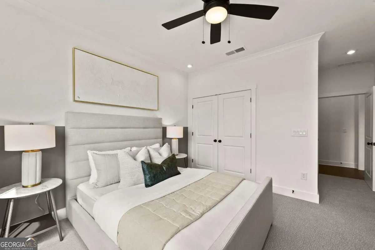 319 Canoe Pl — photo 14 of 37