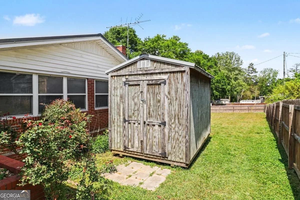 1472 E 166 Hwy — photo 6 of 23