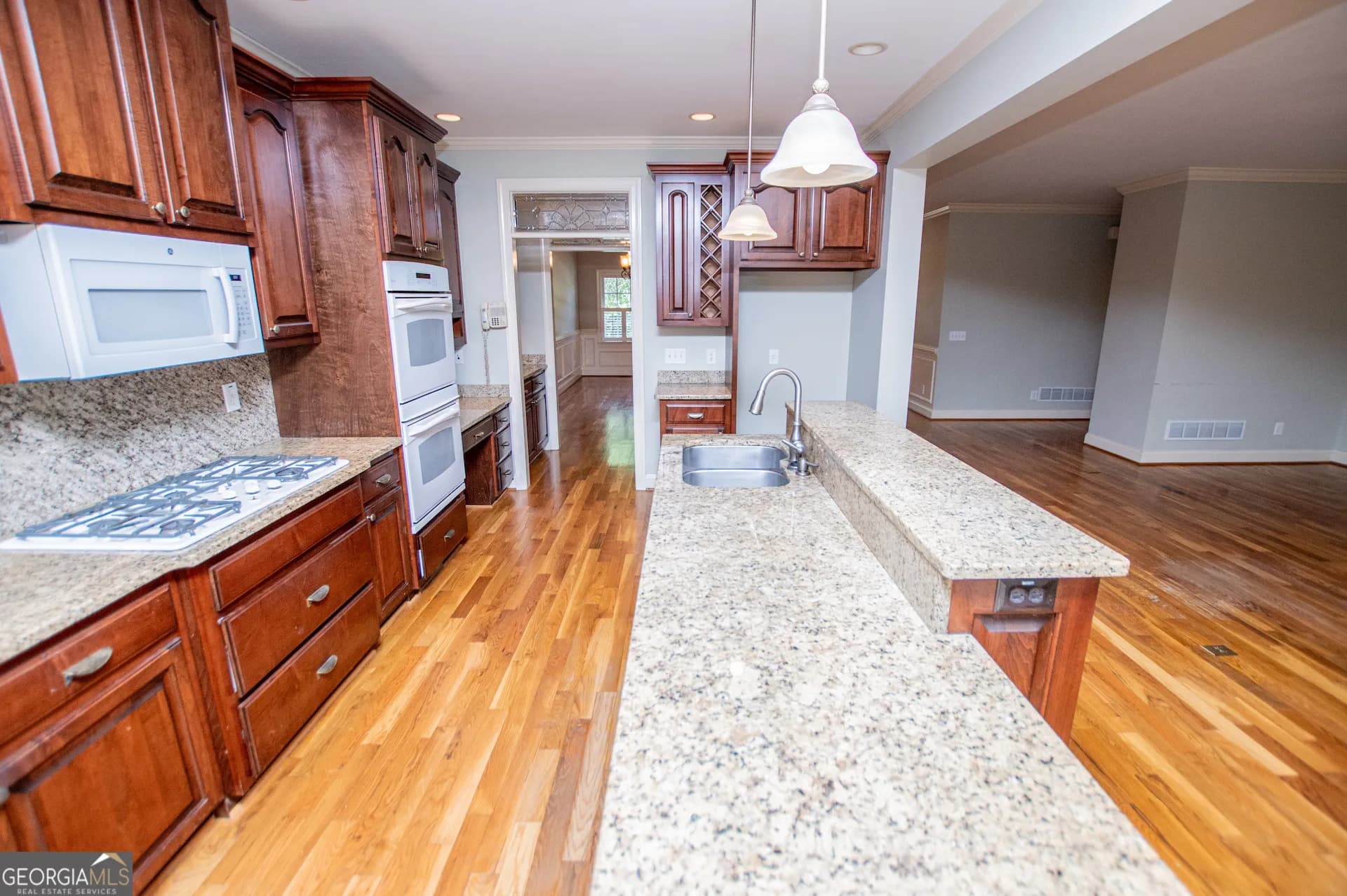 133 Stonegate Trl — photo 10 of 102