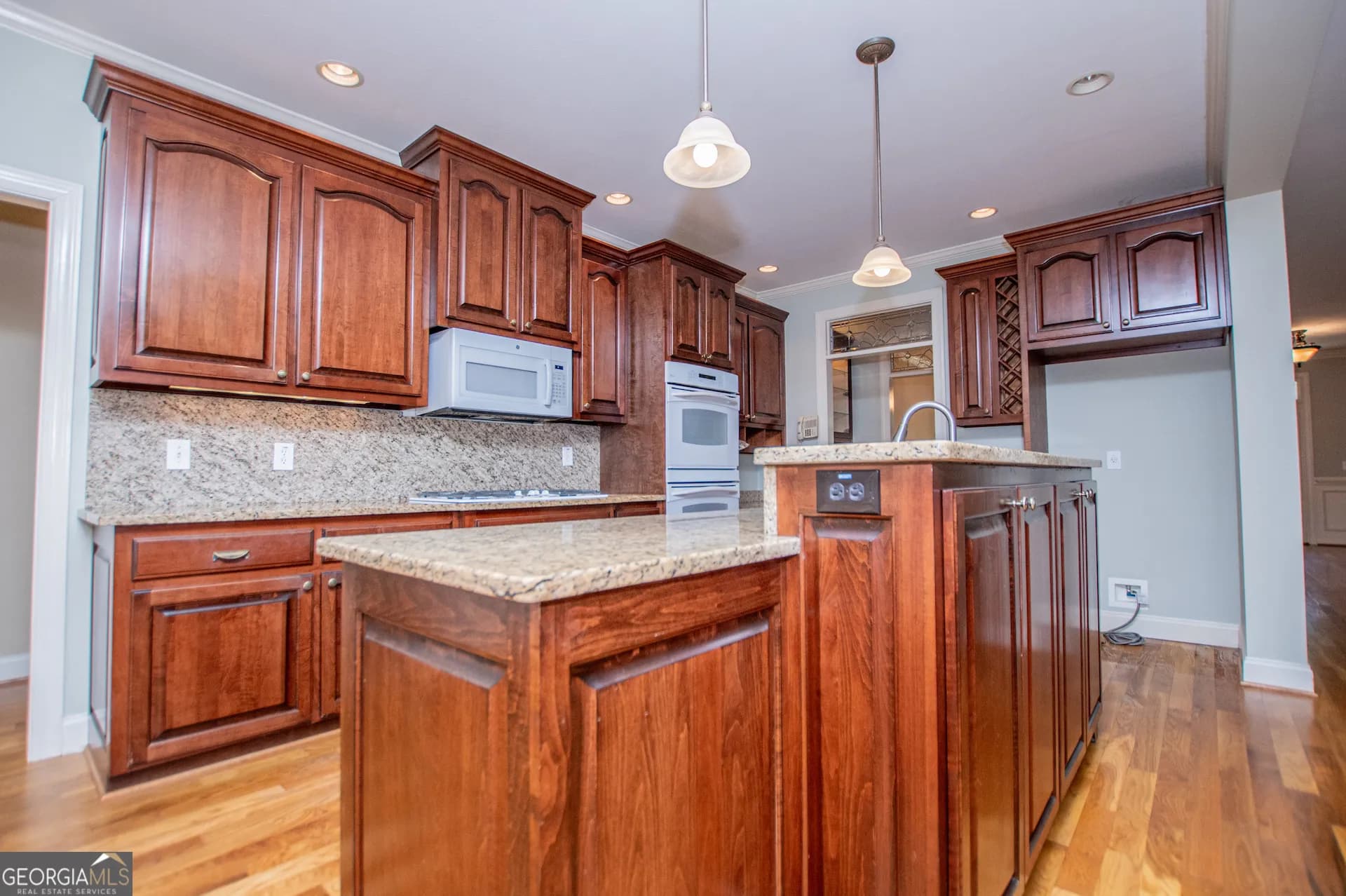 133 Stonegate Trl — photo 8 of 102
