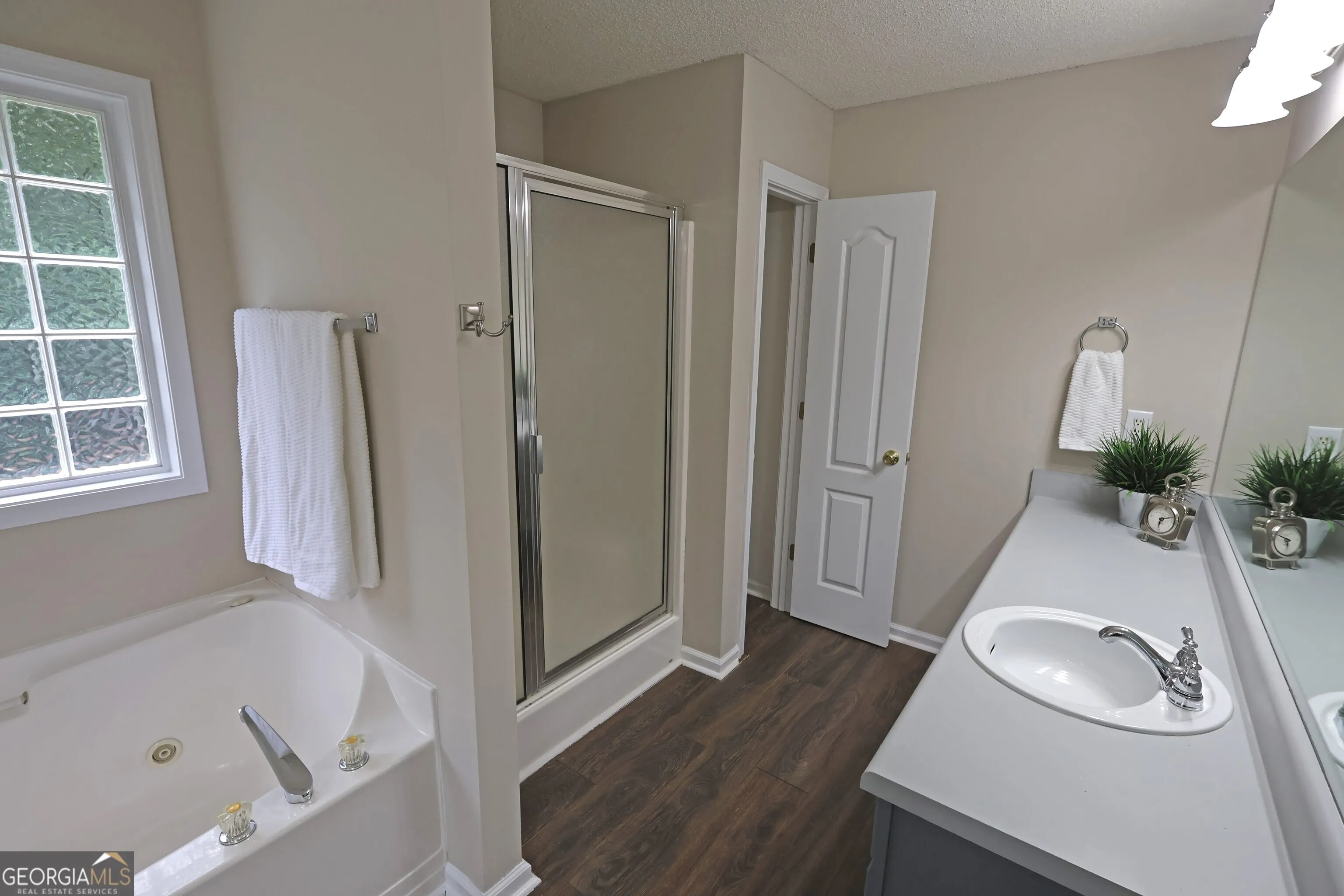 80 Oak Vale Ln — photo 12 of 48