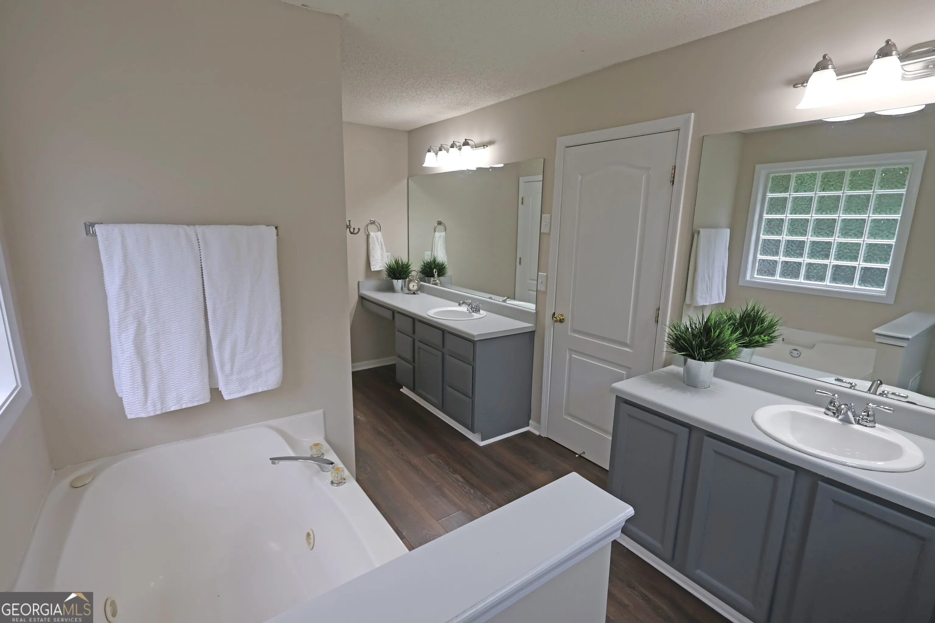 80 Oak Vale Ln — photo 16 of 48
