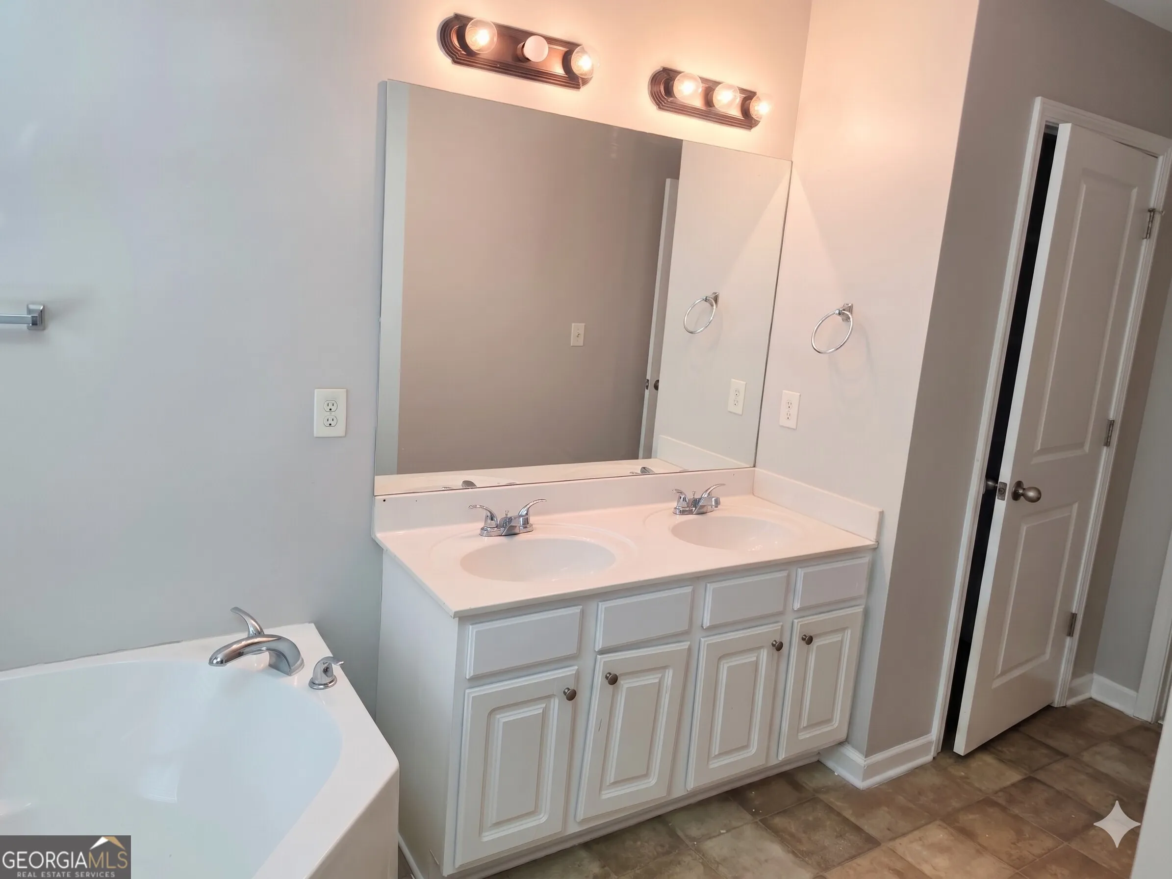 2100 Stonebrook Dr — photo 8 of 29