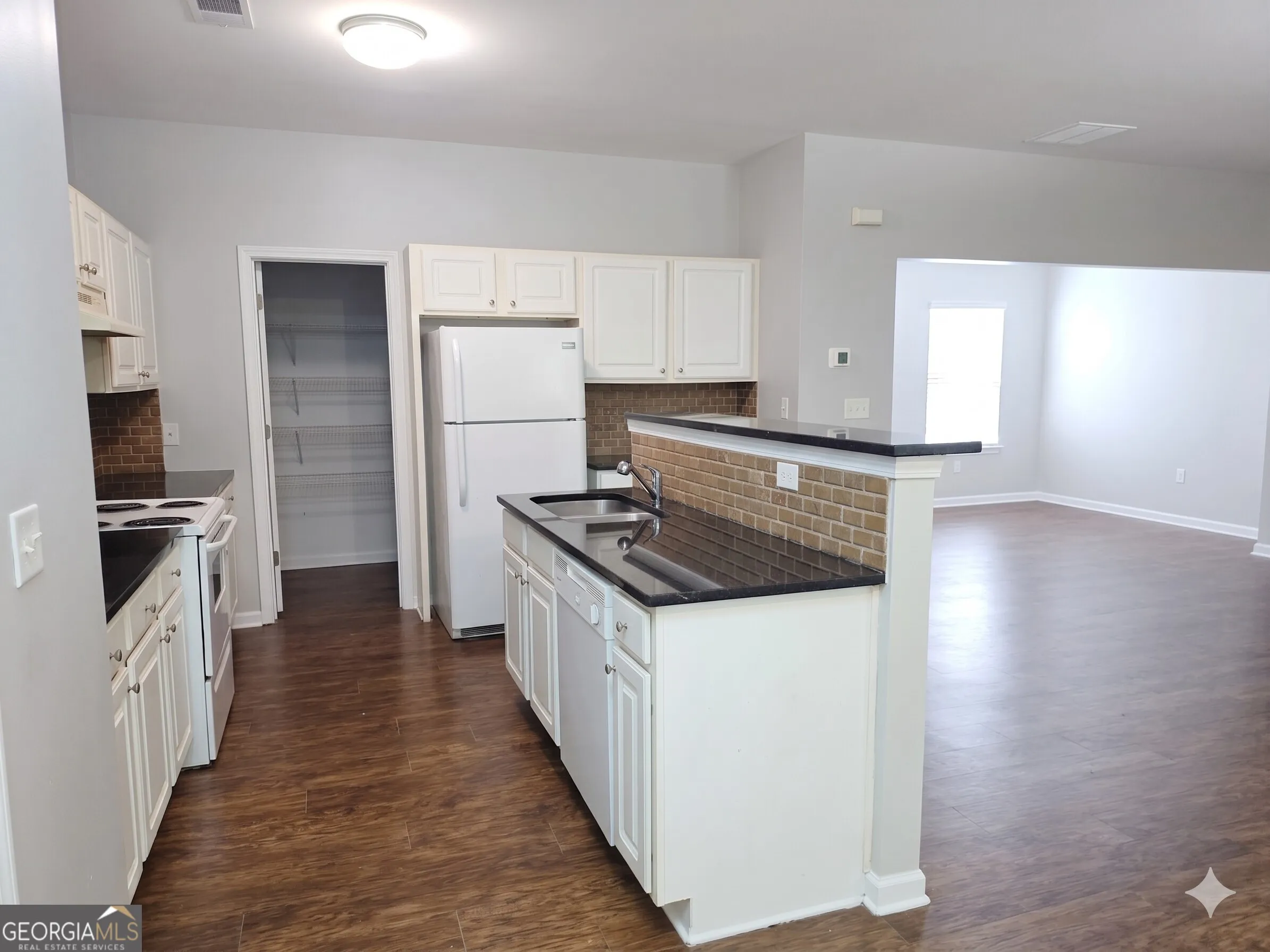 2100 Stonebrook Dr — photo 6 of 29