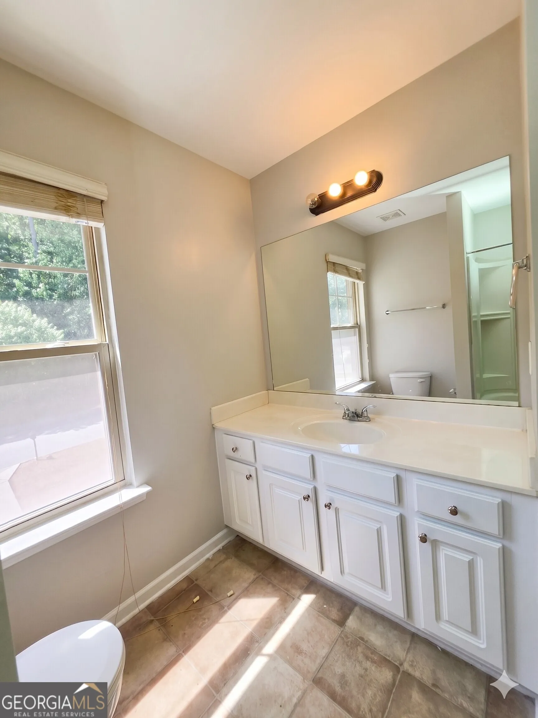 2100 Stonebrook Dr — photo 17 of 29