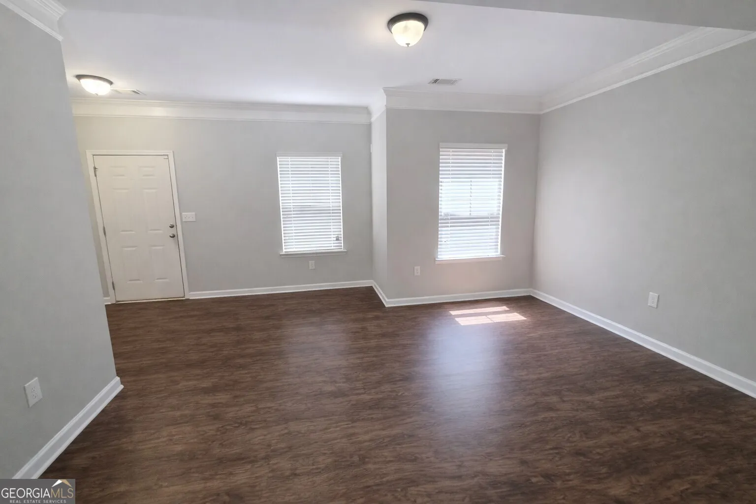 2100 Stonebrook Dr — photo 2 of 29