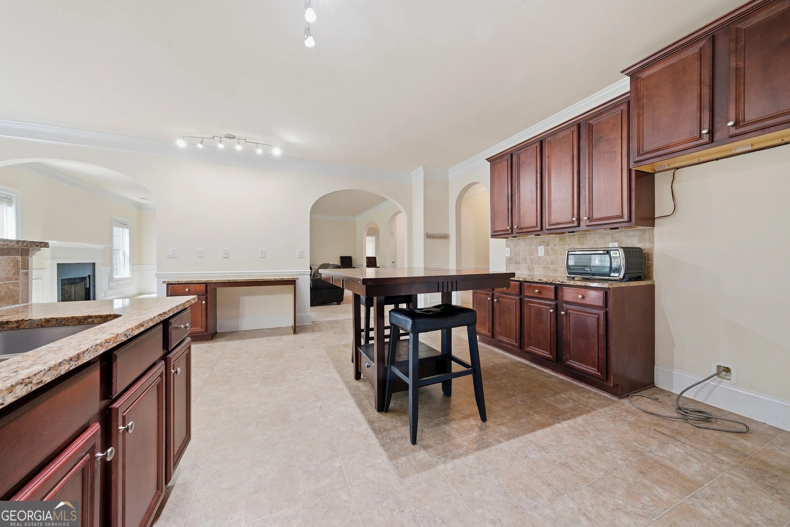 3581 Morinda Dr — photo 7 of 44
