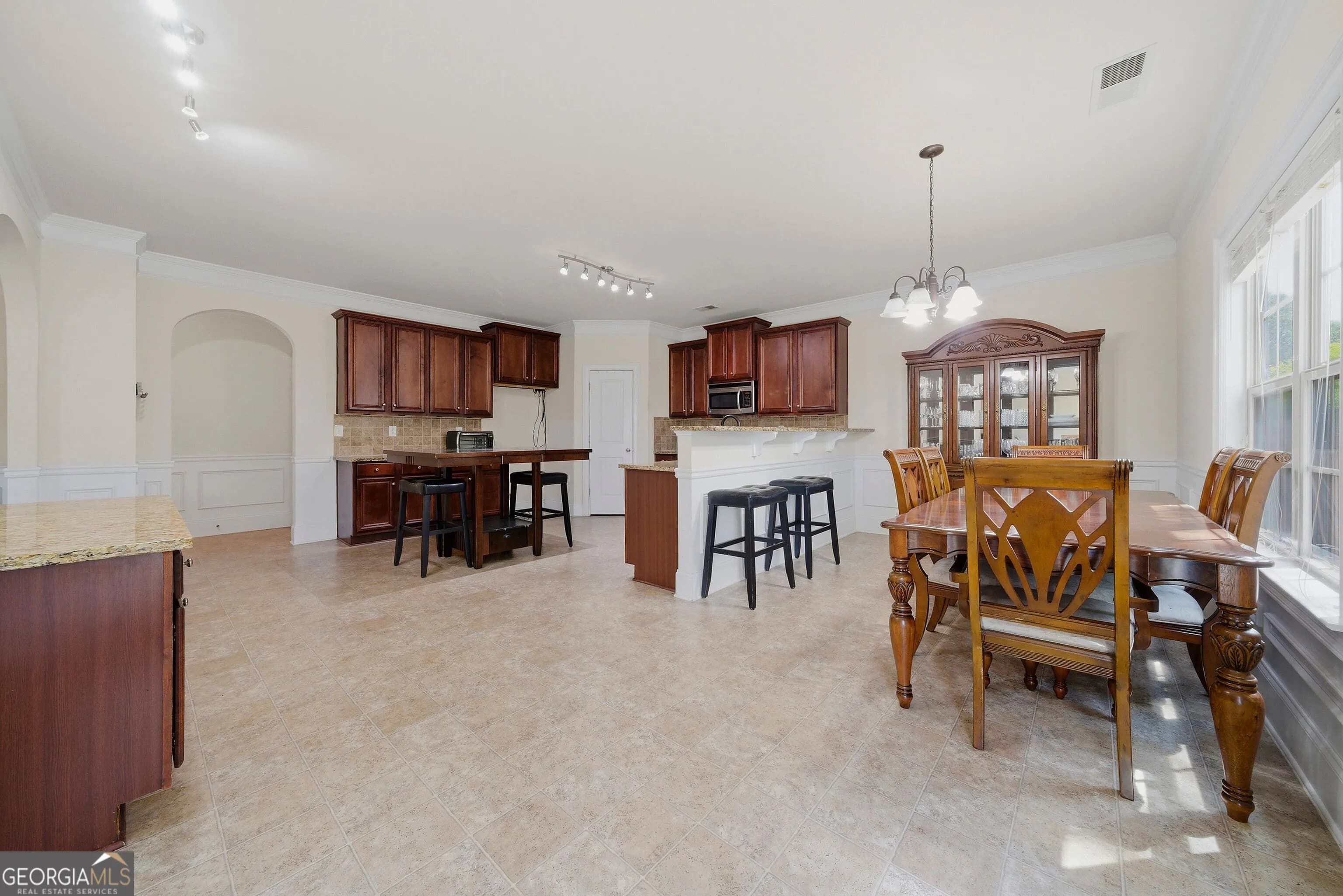 3581 Morinda Dr — photo 3 of 44