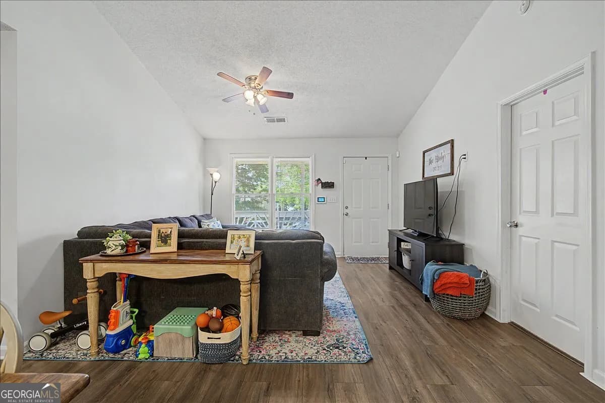 94 Villa Rosa Way — photo 4 of 34