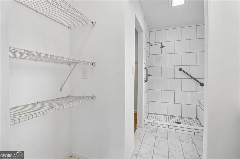556 Hitchcock Rd — photo 18 of 61