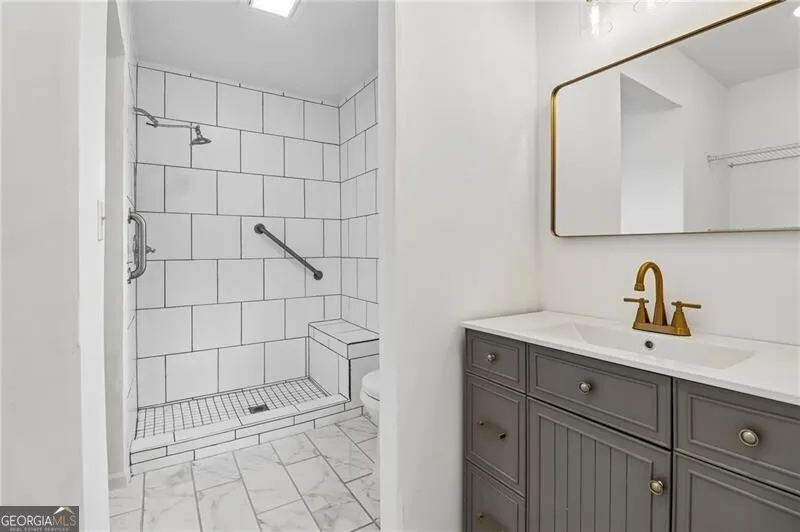 556 Hitchcock Rd — photo 17 of 61
