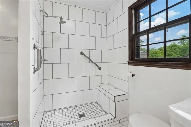 556 Hitchcock Rd — photo 20 of 61
