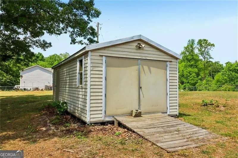 556 Hitchcock Rd — photo 47 of 61