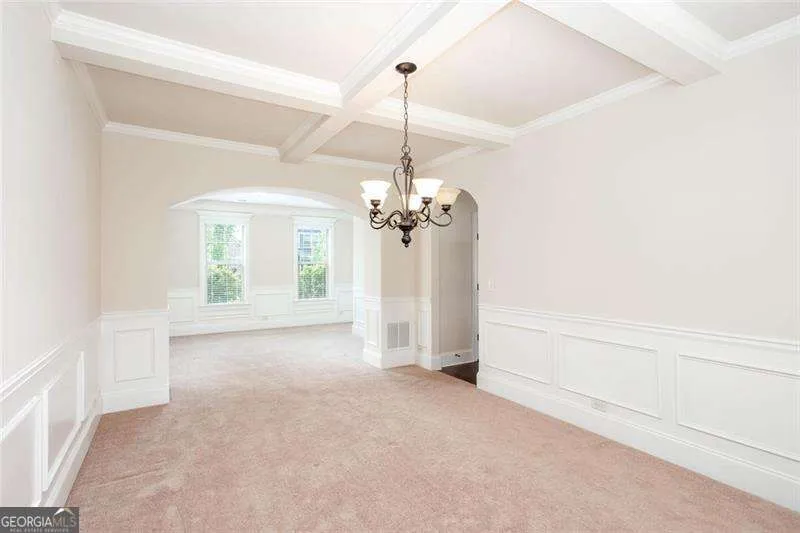 91 Ashbury Cir — photo 4 of 64