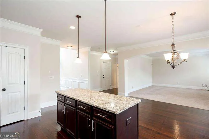 91 Ashbury Cir — photo 10 of 64
