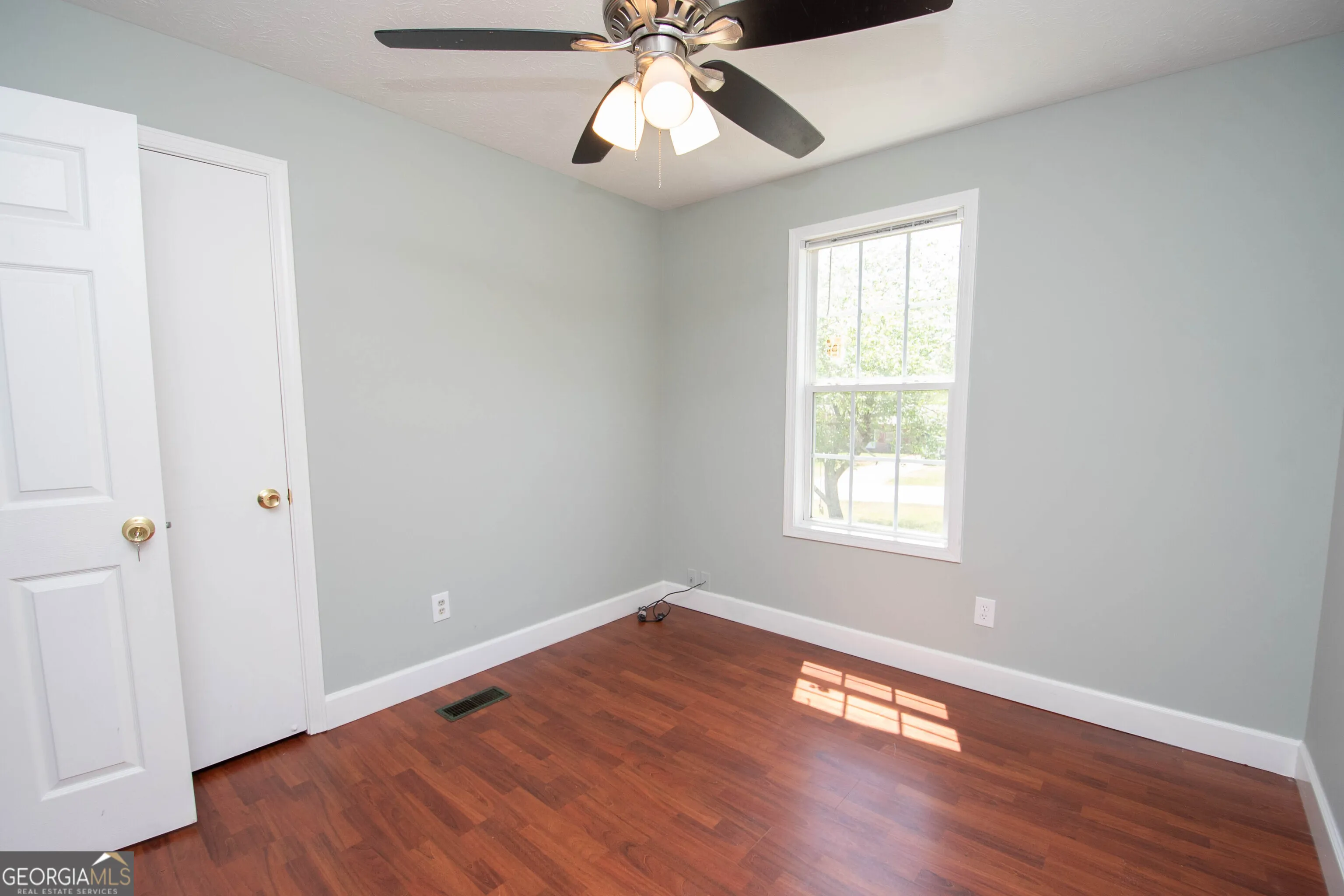 420 Henson Cir — photo 4 of 24