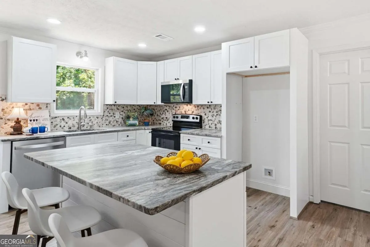 166 Old Stone Rd — photo 36 of 38