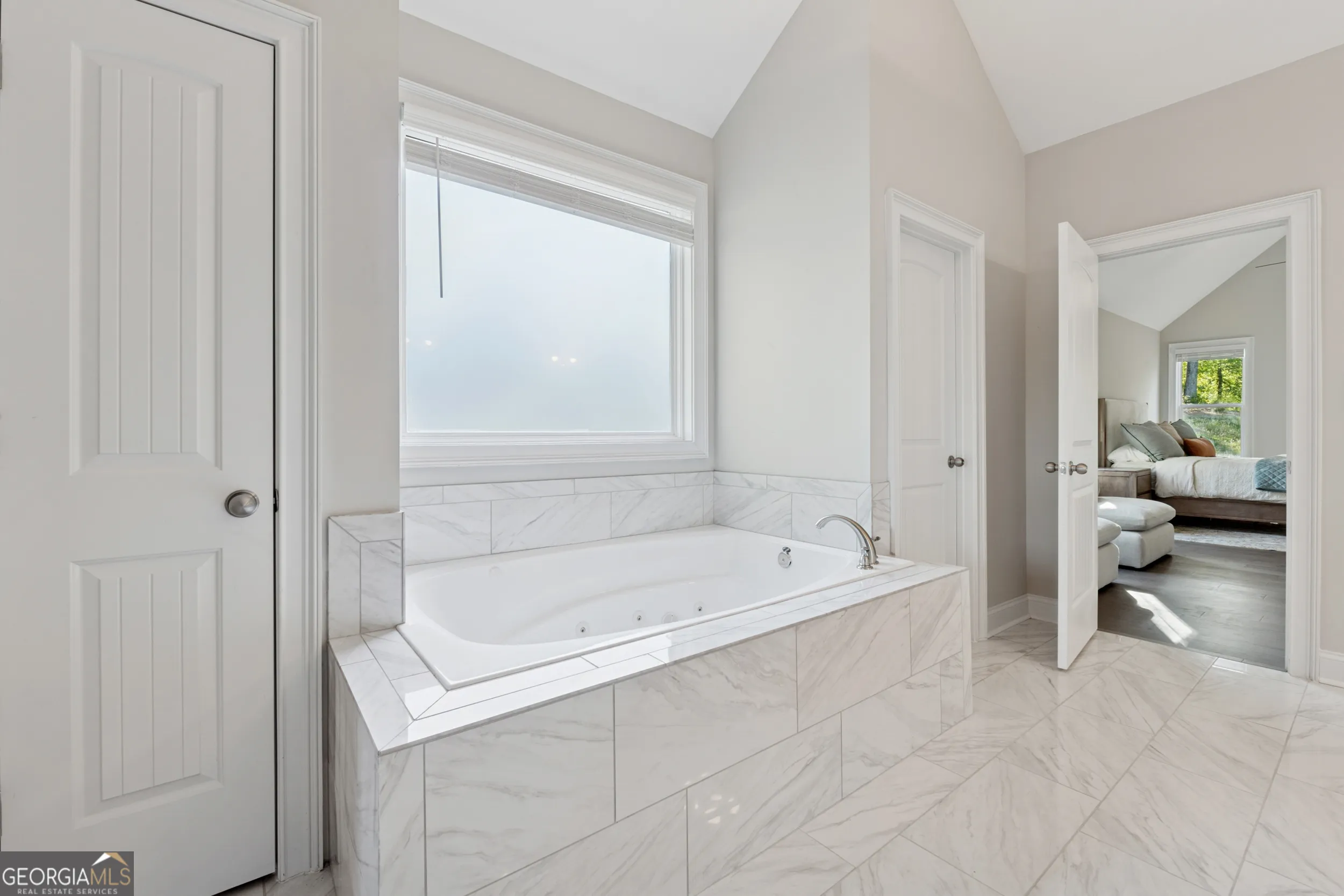 7260 Bluewater Ln — photo 18 of 57