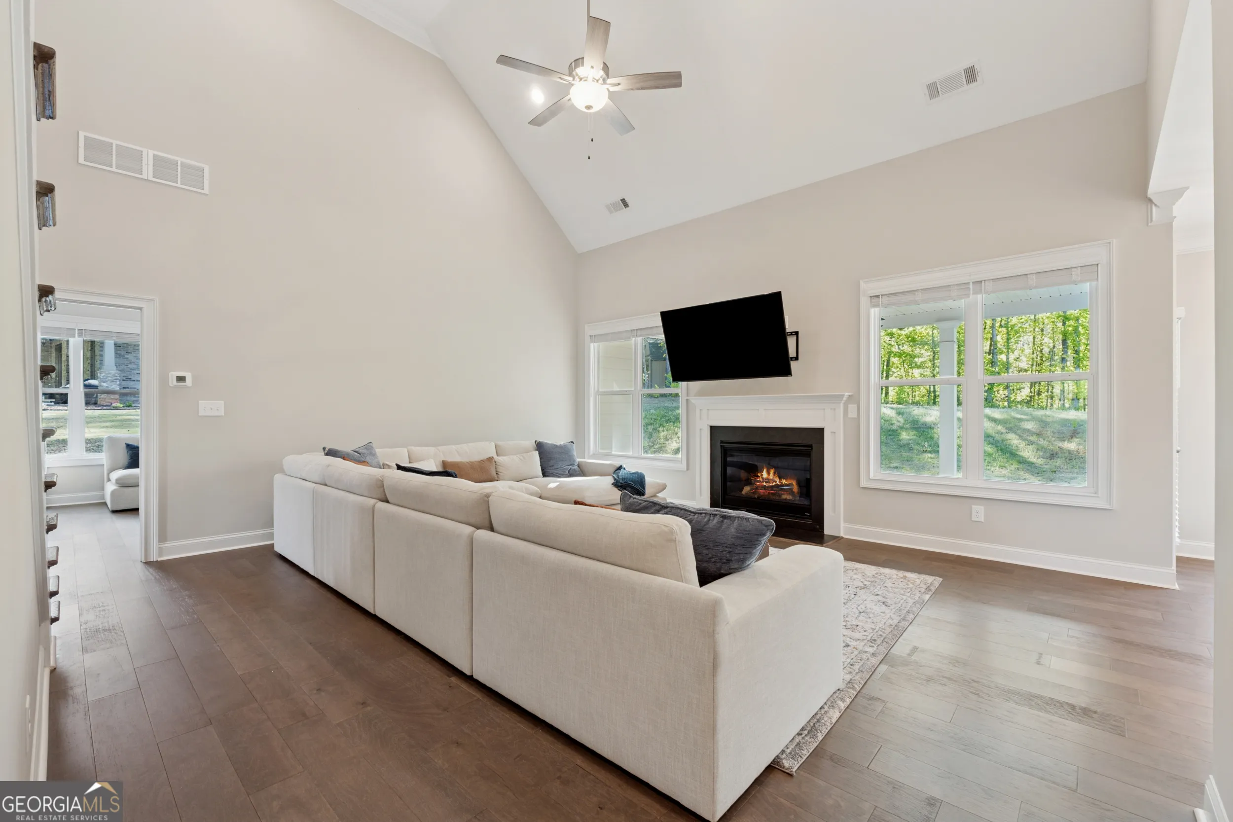 7260 Bluewater Ln — photo 3 of 57