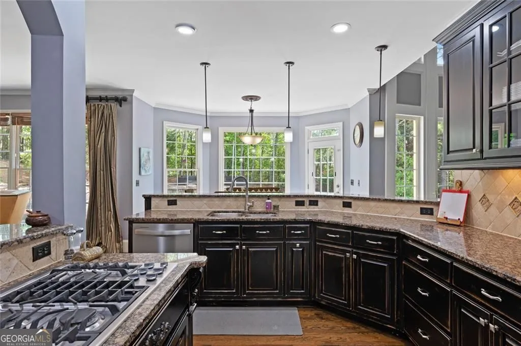 37 Creekside Ct — photo 10 of 52