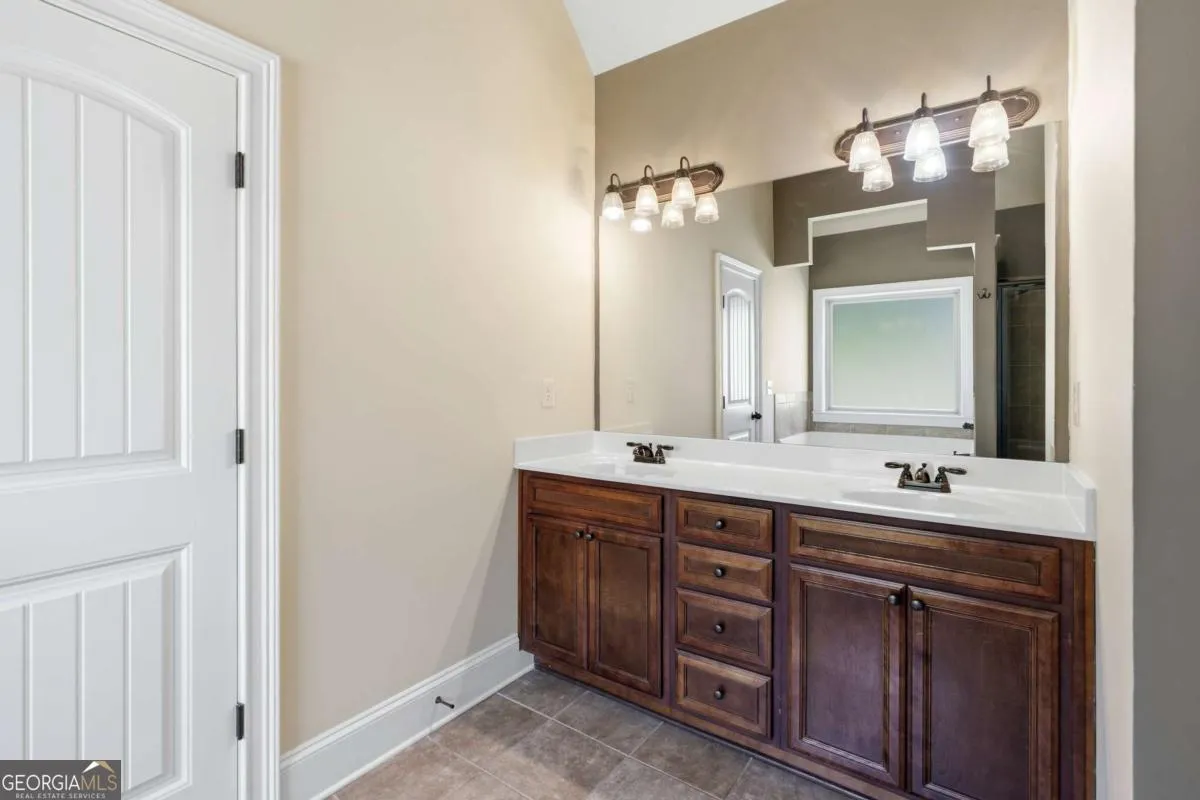 3890 Savannah Trce — photo 12 of 45