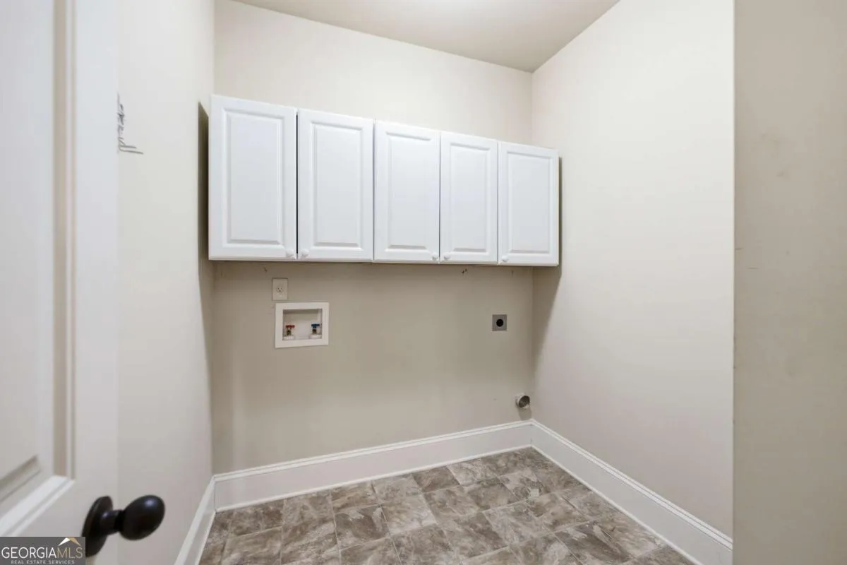 3890 Savannah Trce — photo 9 of 45