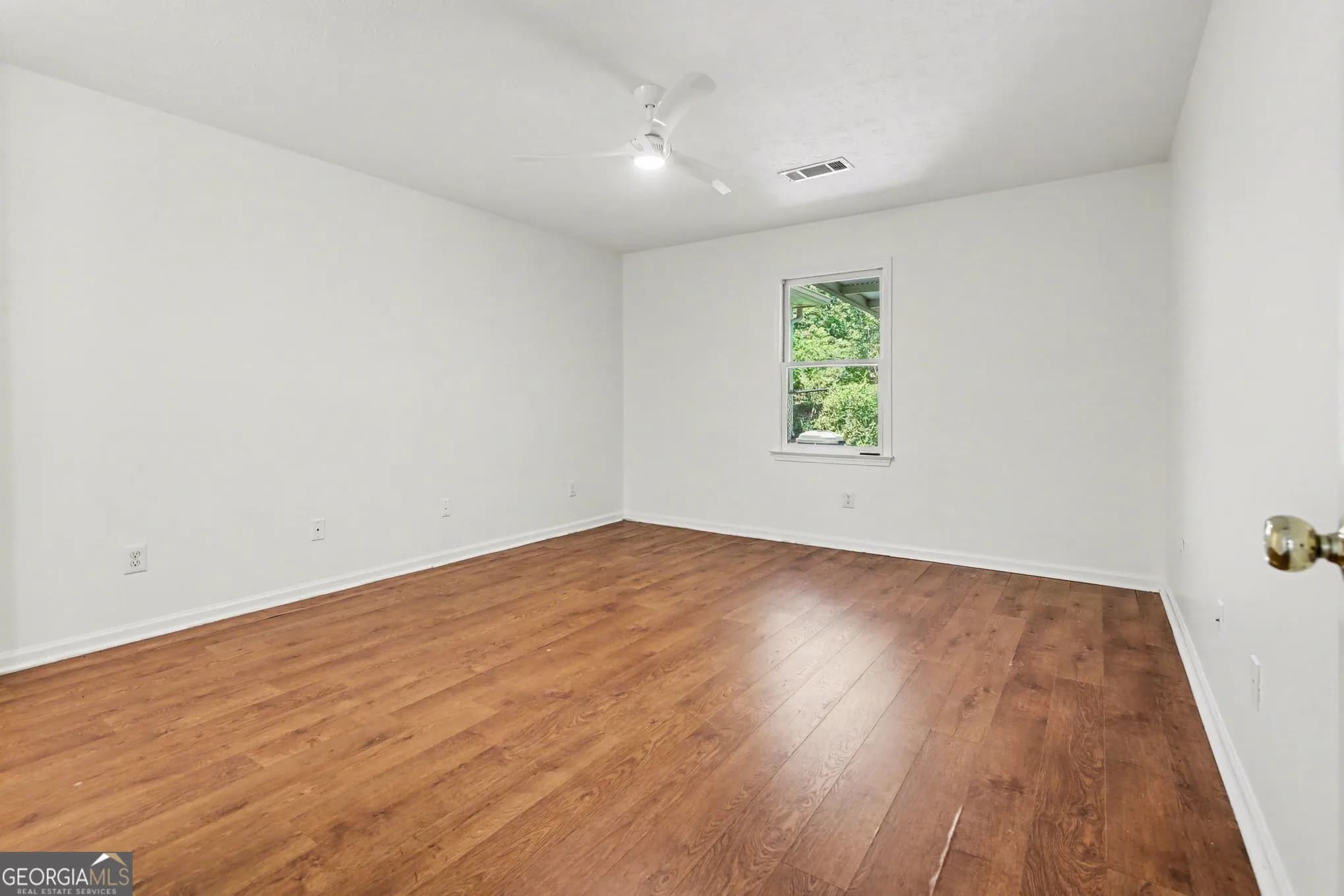 6190 Douglas Manor Ct — photo 15 of 35