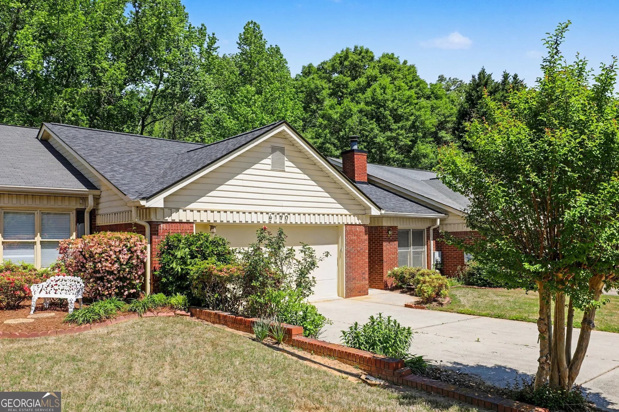 6190 Douglas Manor Ct — photo 13 of 35