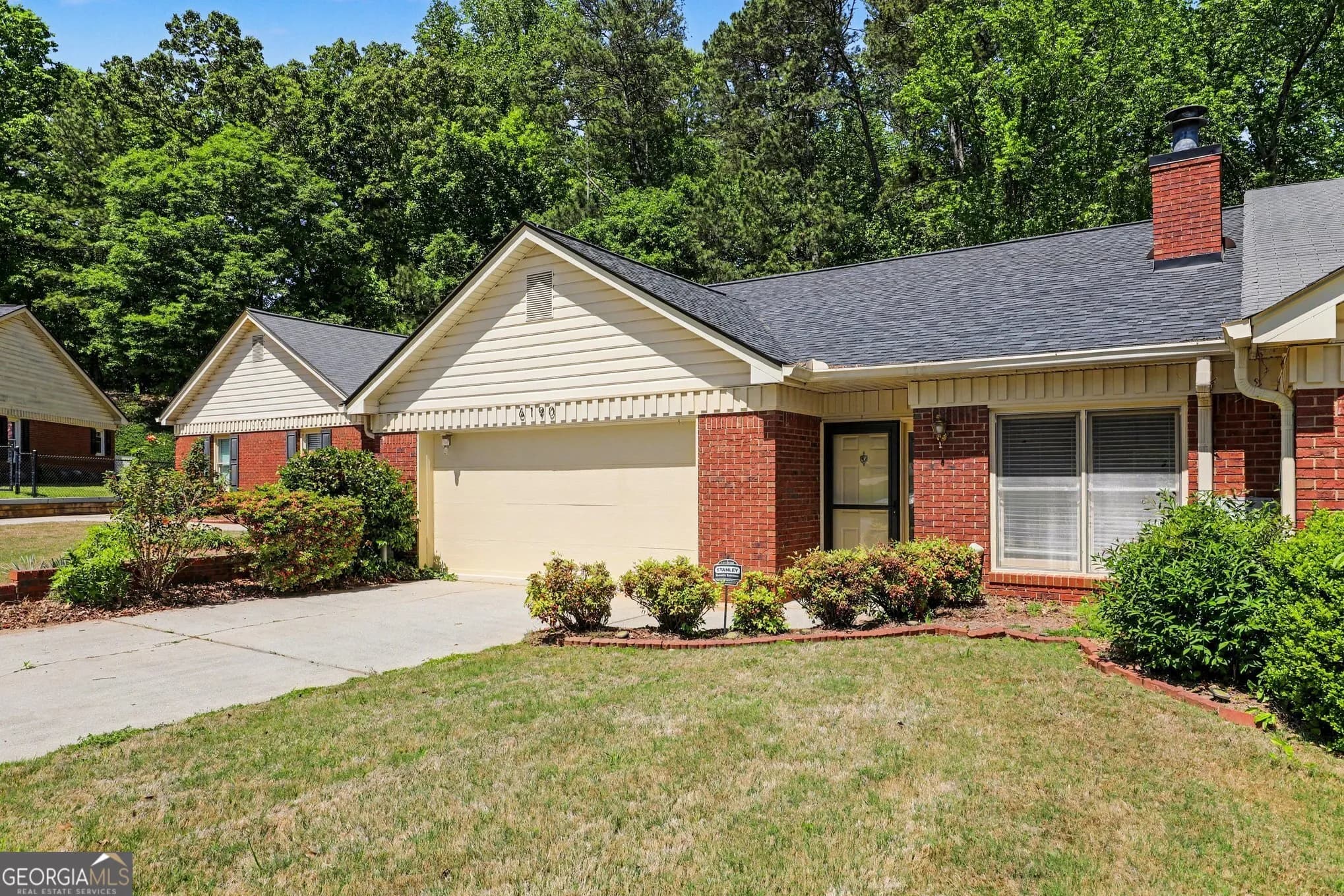 6190 Douglas Manor Ct — photo 2 of 35