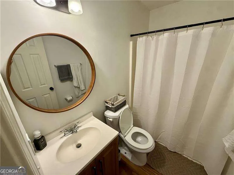 140 Rosewood Dr — photo 5 of 14