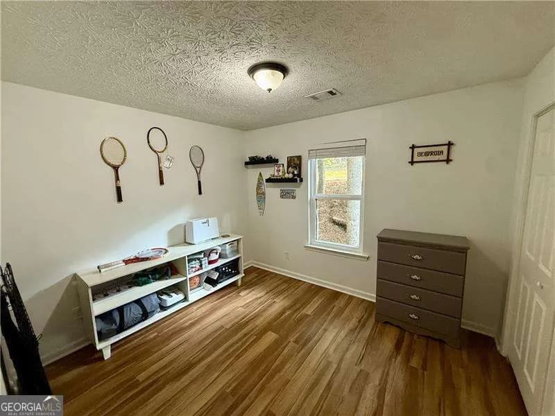 140 Rosewood Dr — photo 3 of 14
