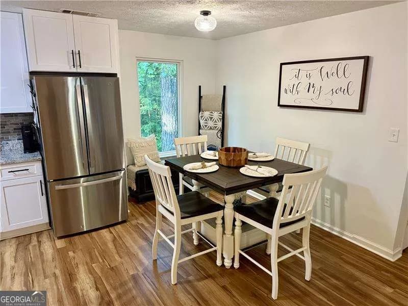 140 Rosewood Dr — photo 11 of 14