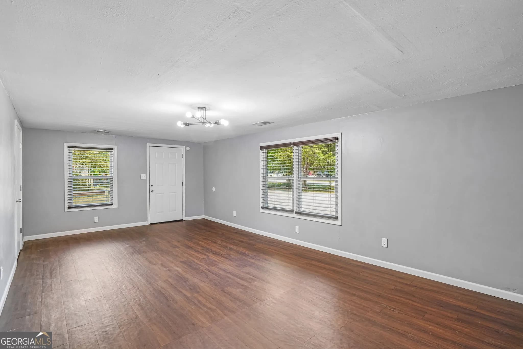 1042 Main St — photo 29 of 32