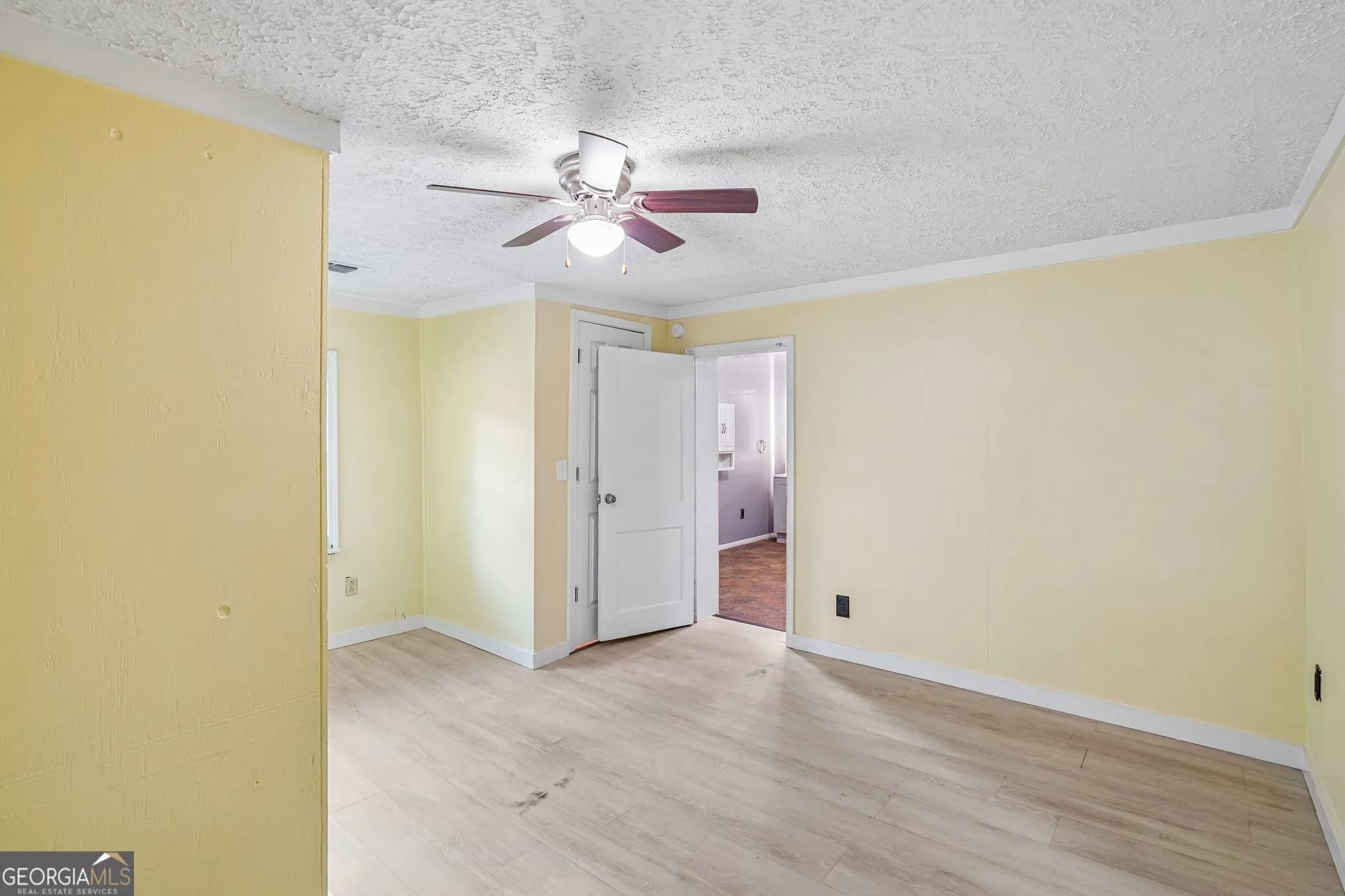 1042 Main St — photo 8 of 32